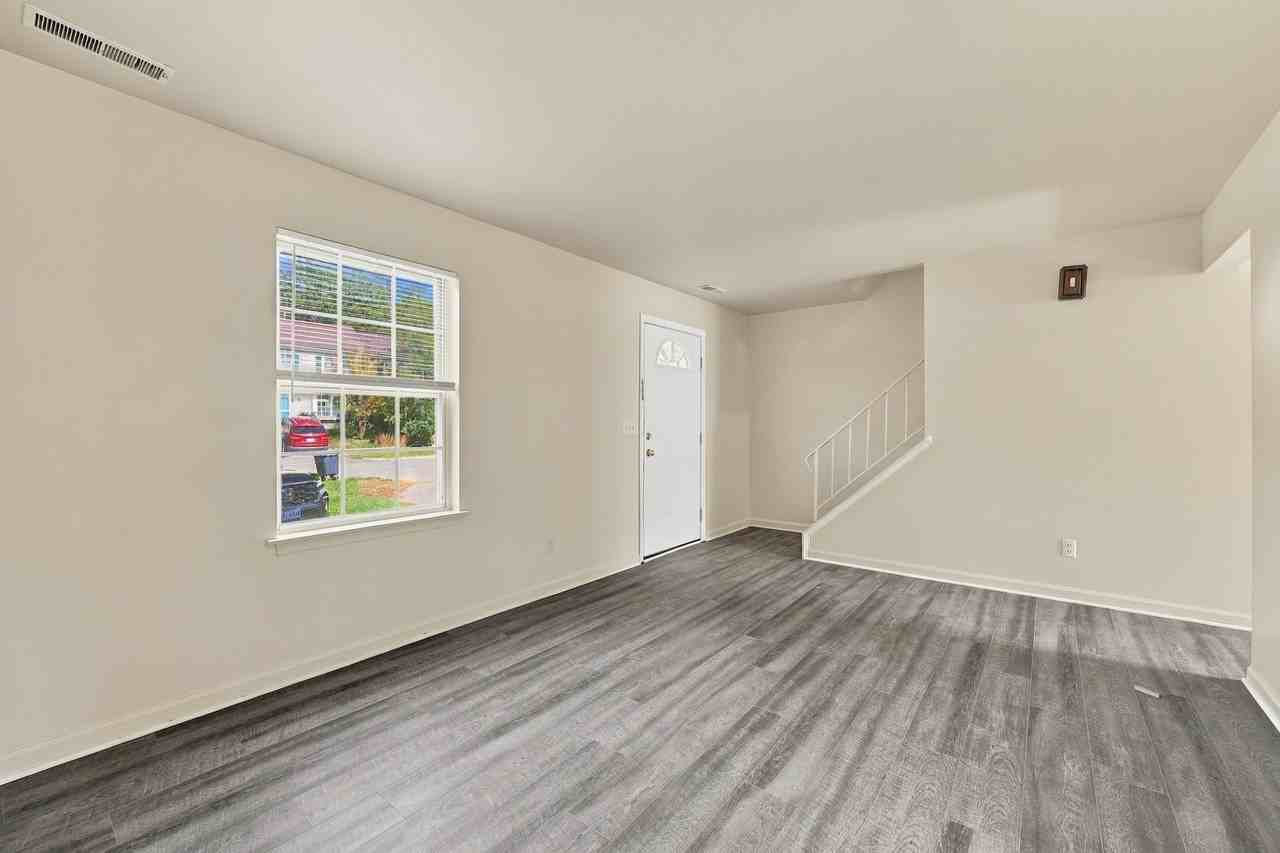 1645 Townwood Ct - Photo 3 of 26