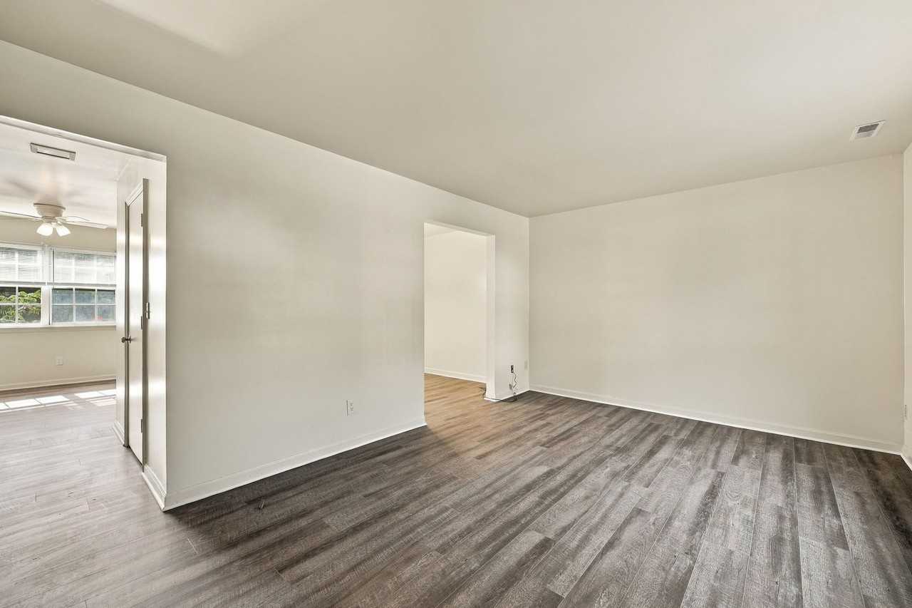 1645 Townwood Ct - Photo 5 of 26