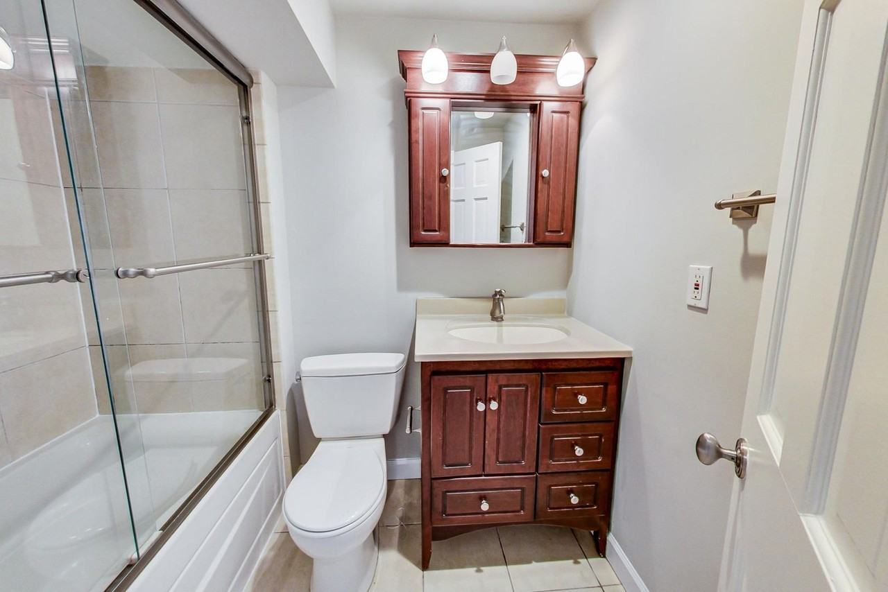 2113 O St Nw ##Nw - Photo 3 of 24