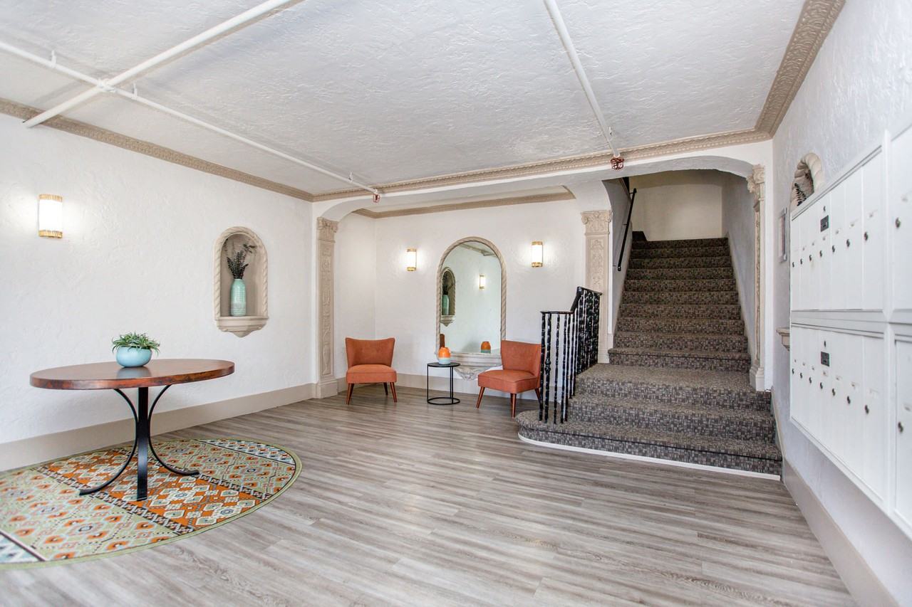 4231 Montgomery - Photo 5 of 19