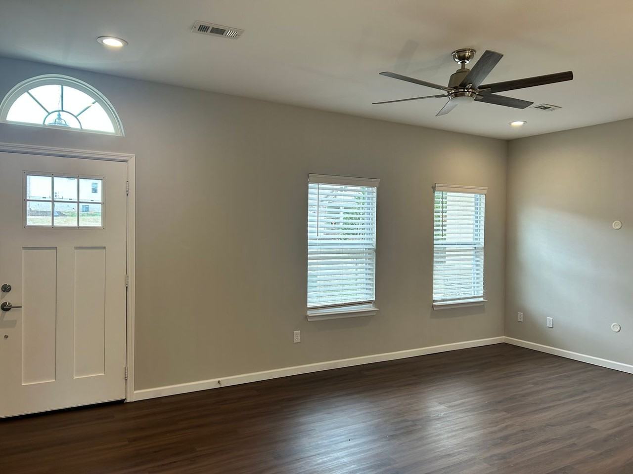 8409 Blustery Way - Photo 4 of 22