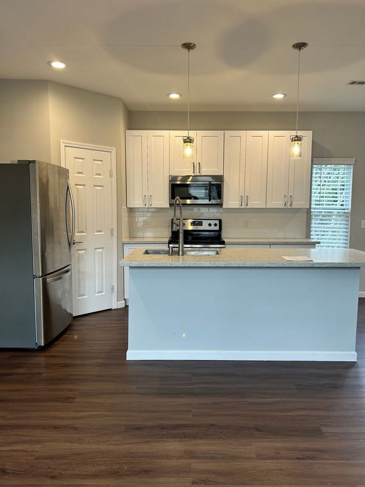 8409 Blustery Way - Photo 5 of 22
