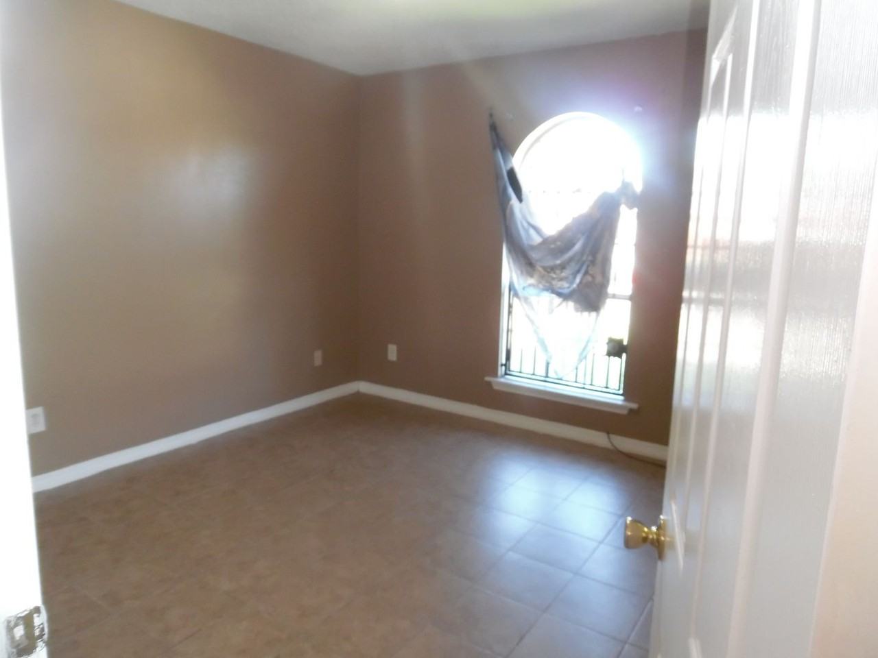 7910 Arcadia Ln - Photo 4 of 7