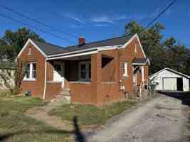 featured image of 2252 E Tennessee St