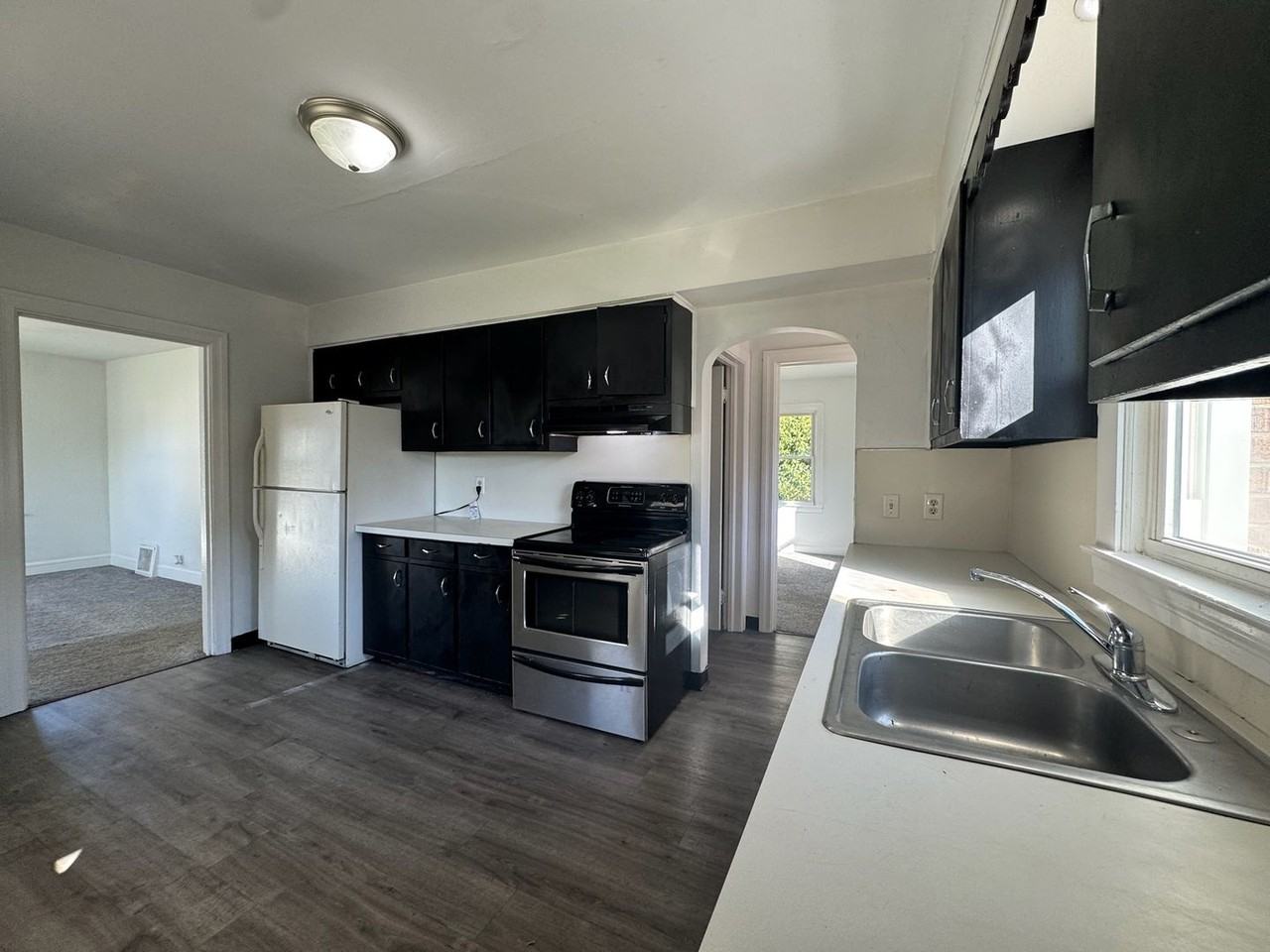 2252 E Tennessee St - Photo 6 of 14