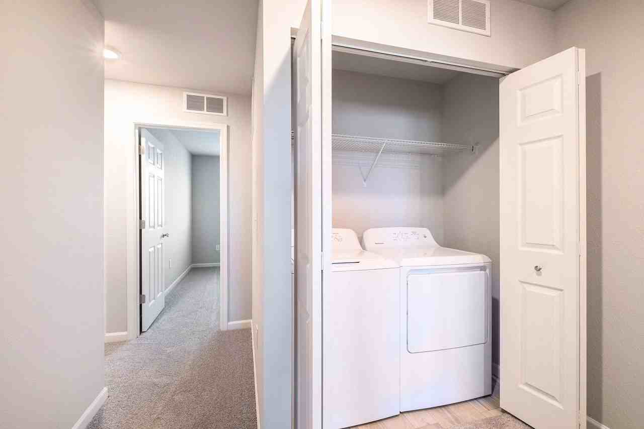 1691 Smith St - Photo 7 of 17