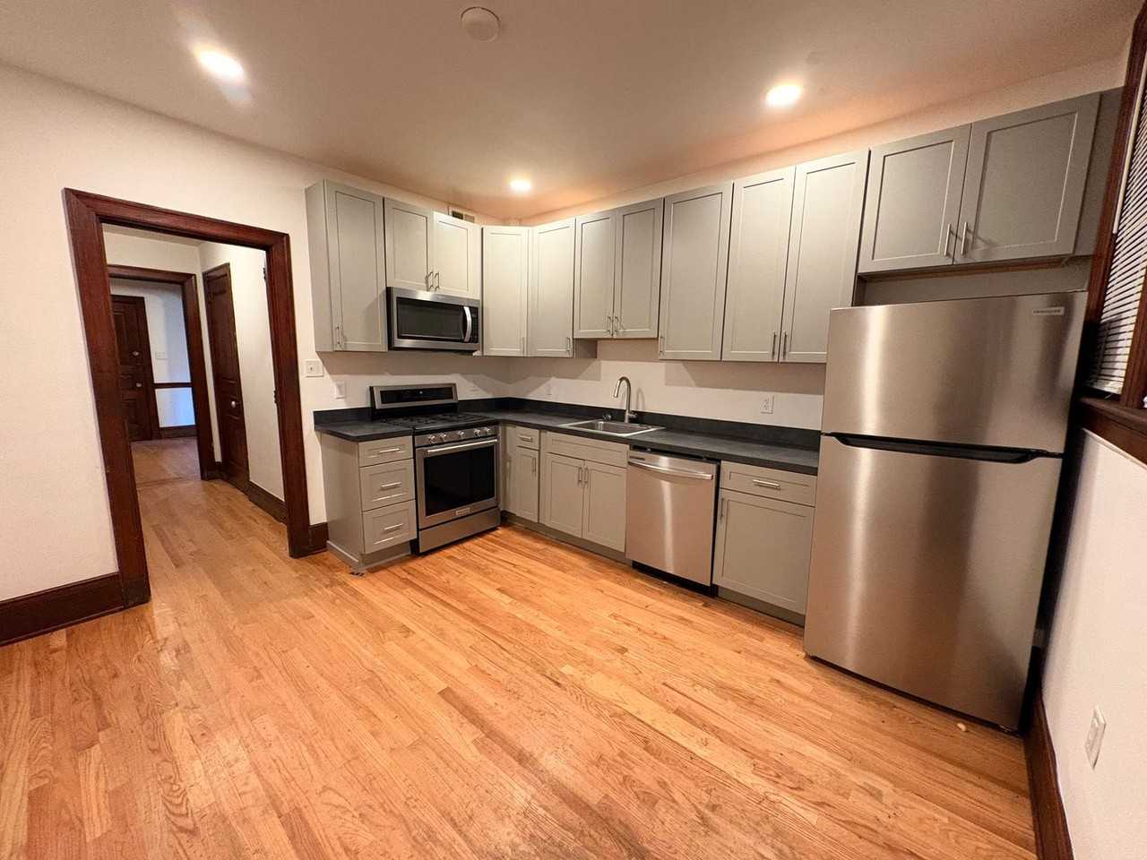 203 S George Street - Photo 7 of 19