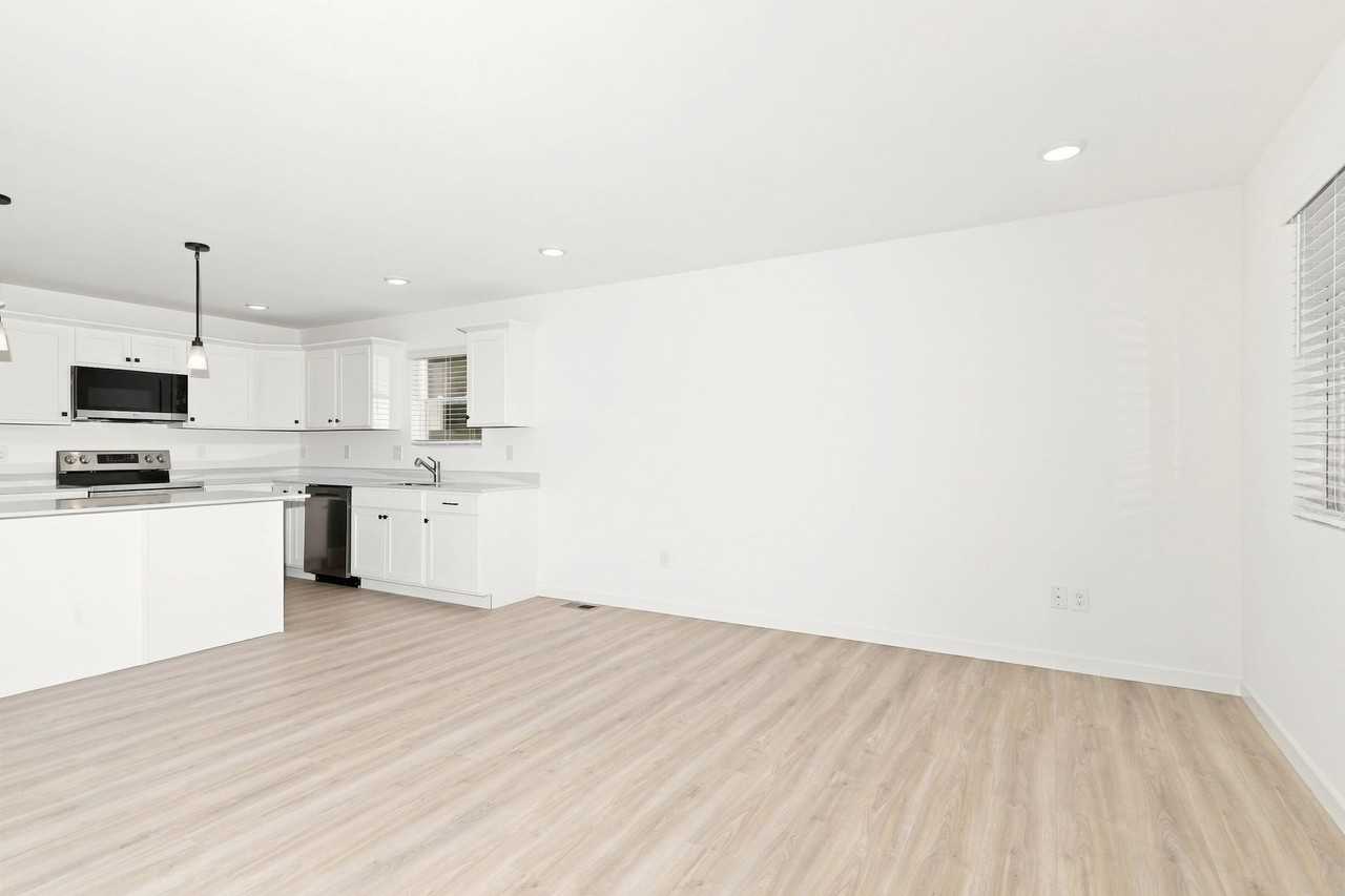 576 E Dale Ave - Photo 4 of 27