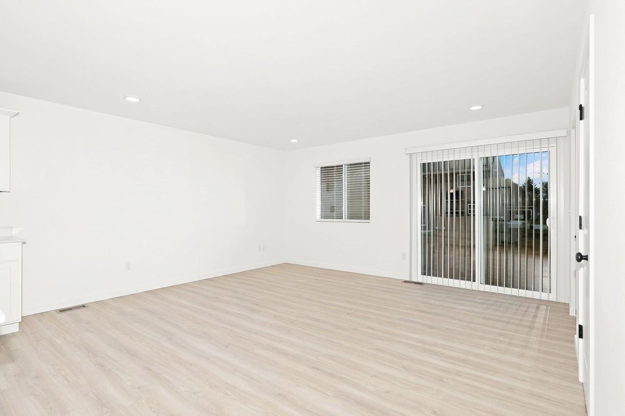576 E Dale Ave - Photo 6 of 27