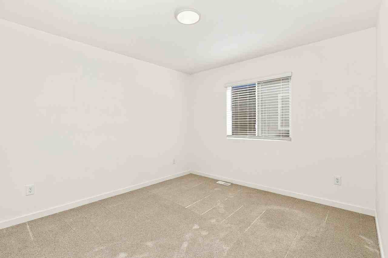 321 Johnson St - Photo 7 of 14