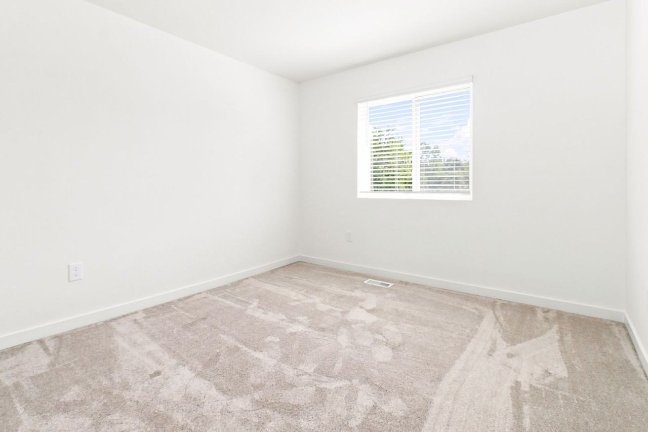 204 S Elm Ave - Photo 7 of 14