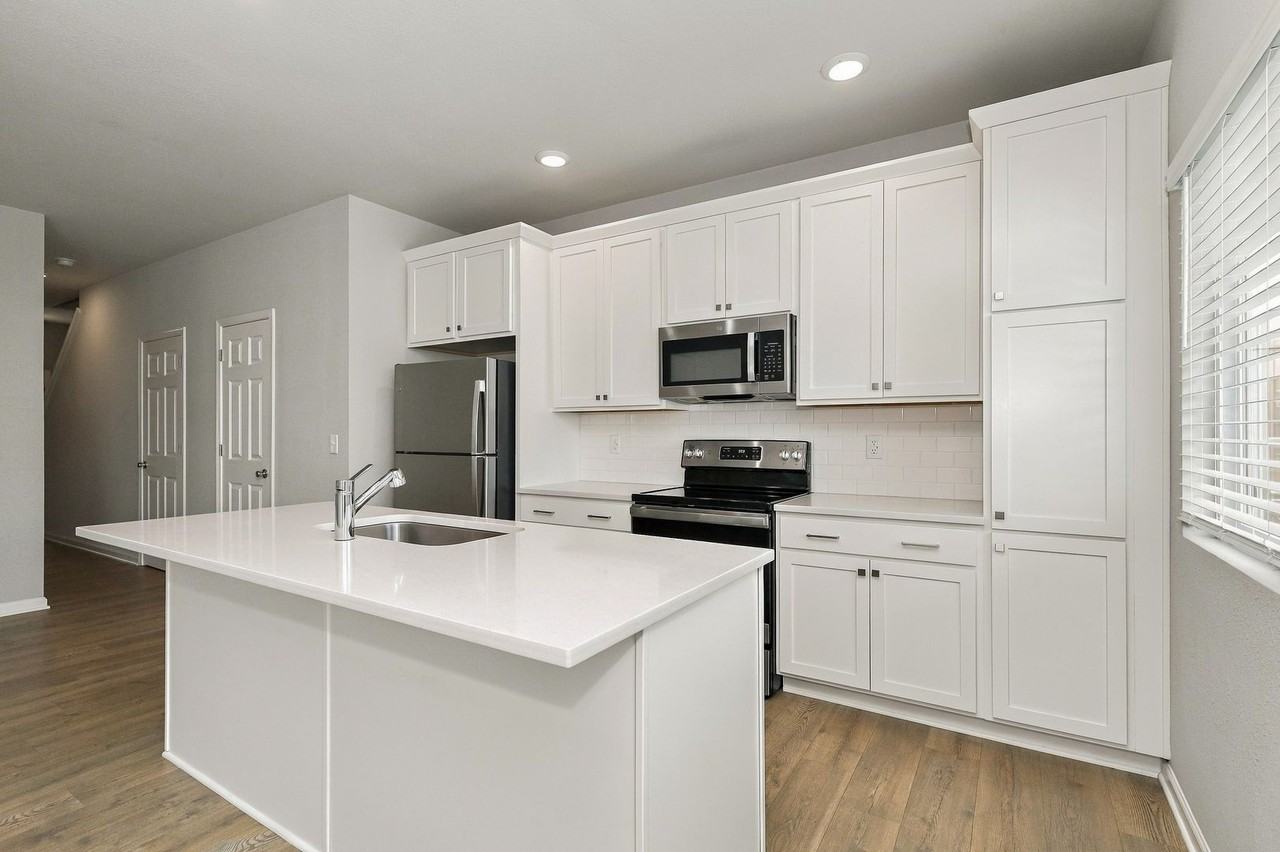1965 Kingfisher Cir - Photo 3 of 13