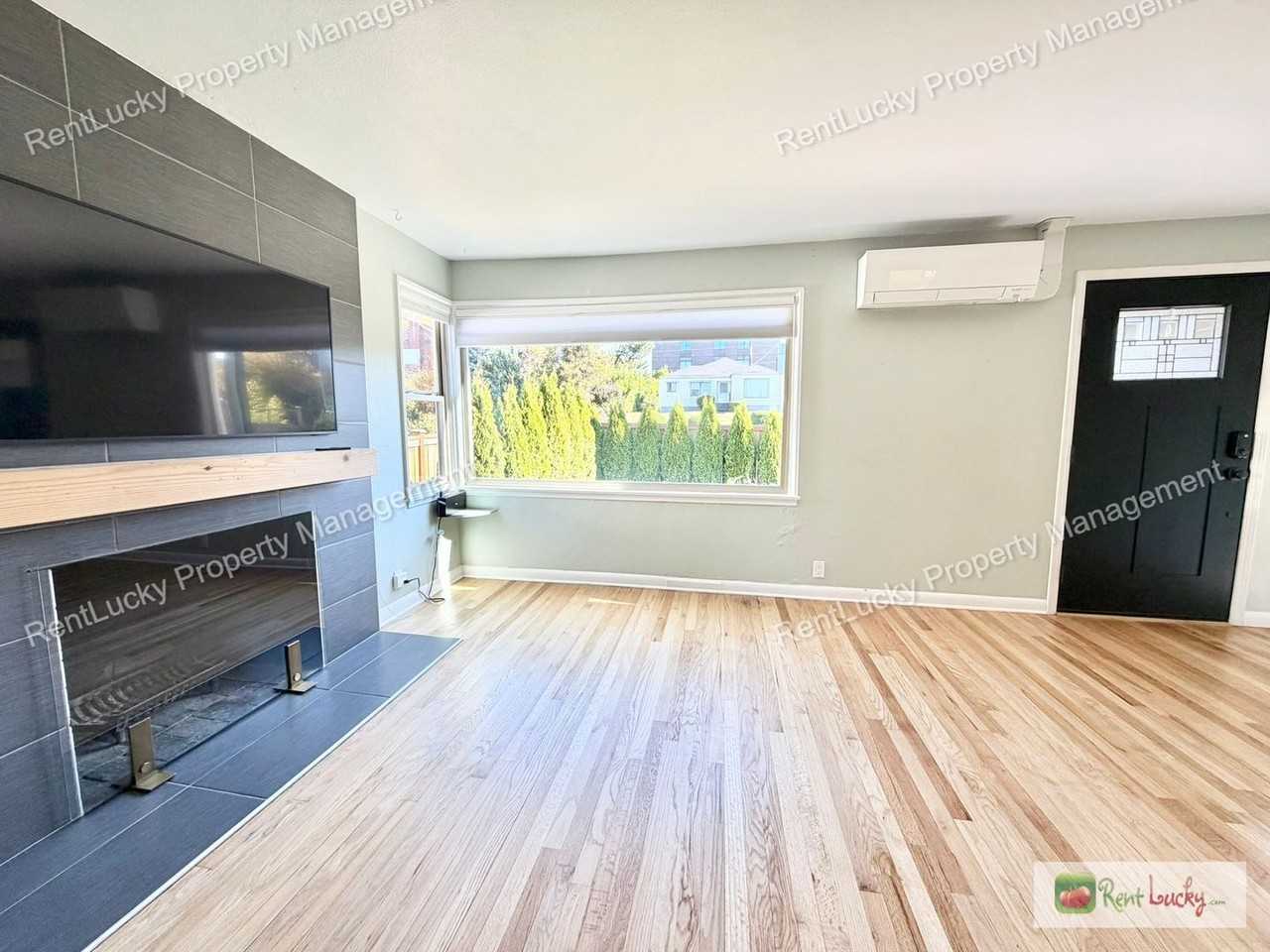 4323 15th Ave S - Photo 3 of 36