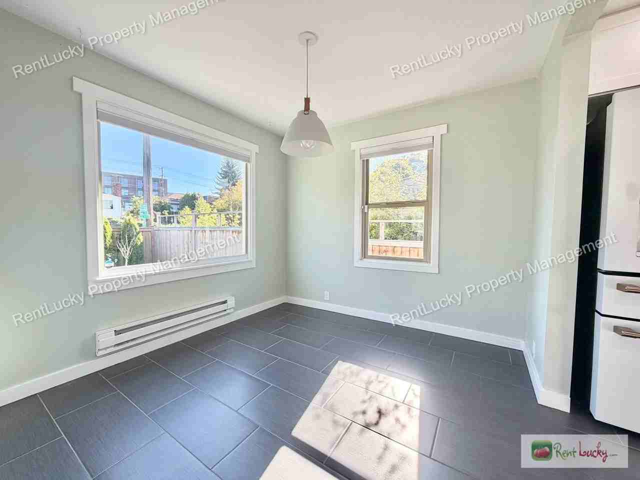 4323 15th Ave S - Photo 5 of 36
