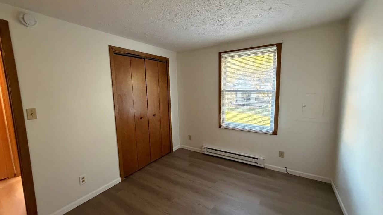 204 S Spring St #A - Photo 7 of 8