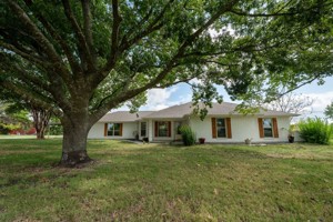 featured image of 16612 Scenic Cir