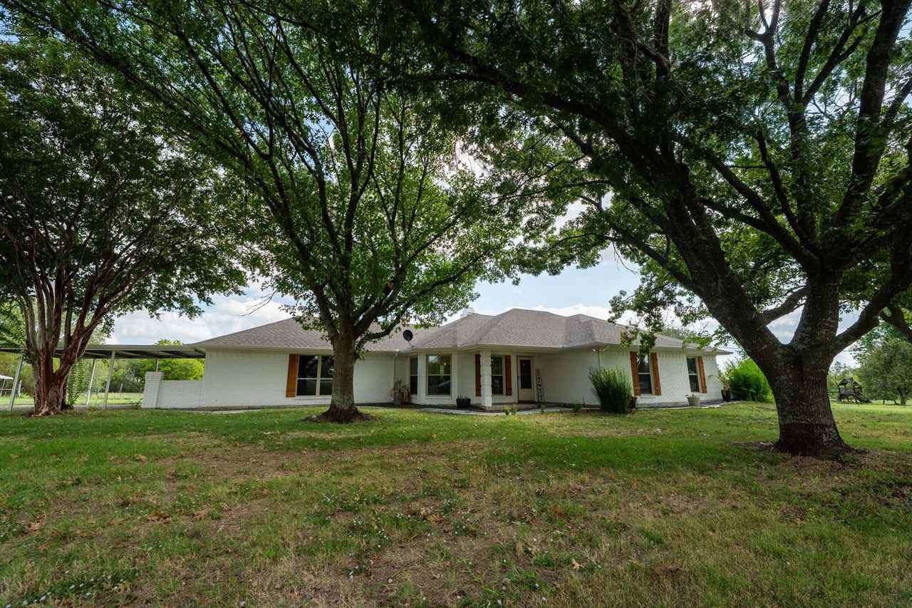 16612 Scenic Cir - Photo 2 of 33