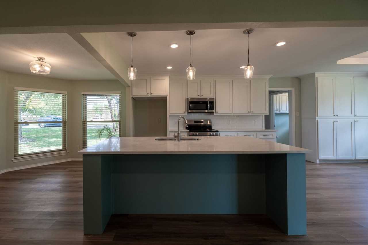 16612 Scenic Cir - Photo 7 of 33