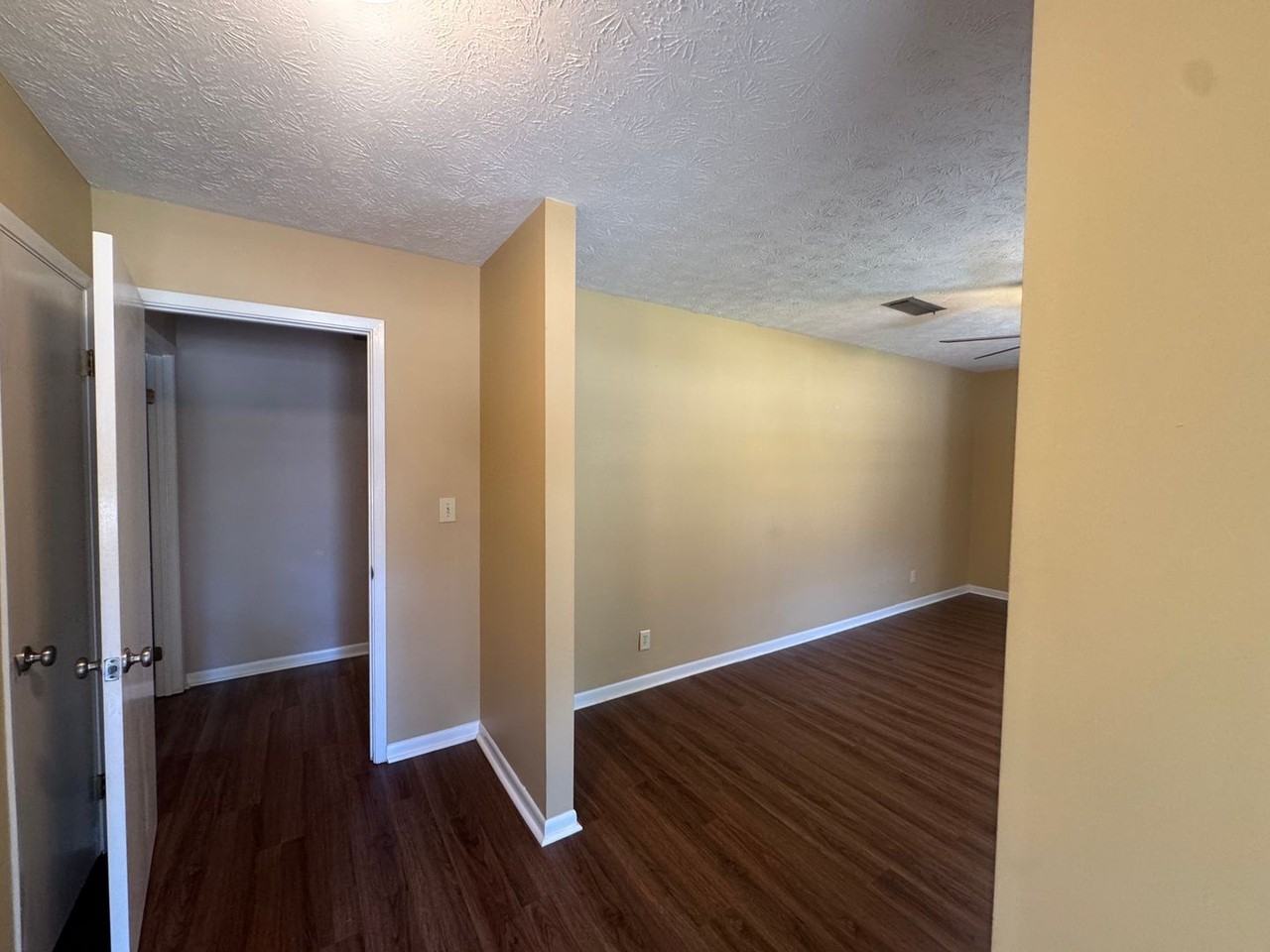 3847 Faunsdale Dr - Photo 4 of 36