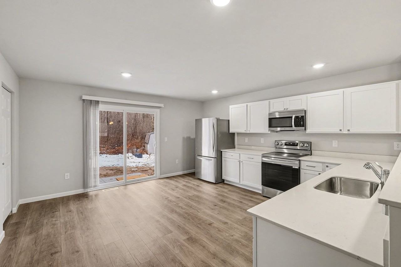 59203 Interlaken St - Photo 4 of 18