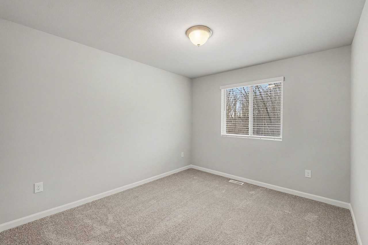 59203 Interlaken St - Photo 5 of 18
