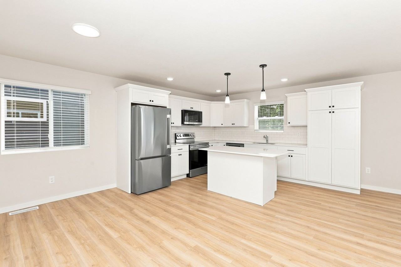 1523 1523 Beechwood Avenue - Photo 2 of 26