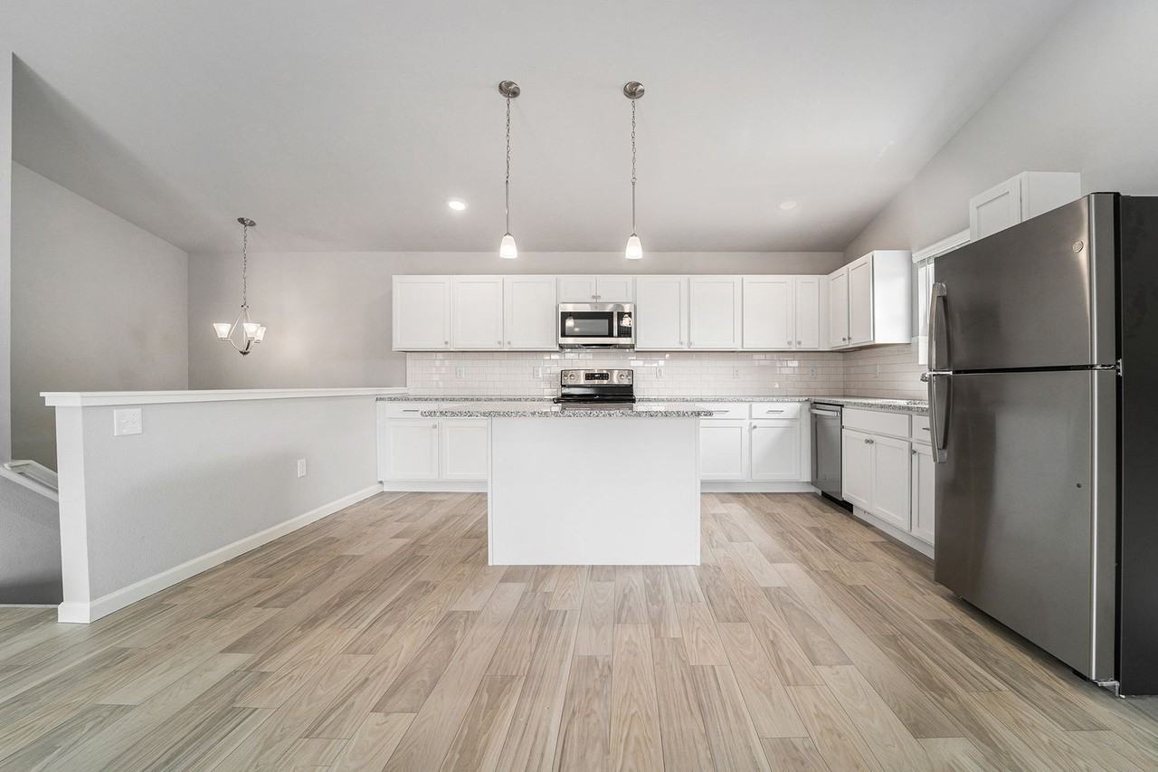 1311 Mackey Dr - Photo 3 of 25