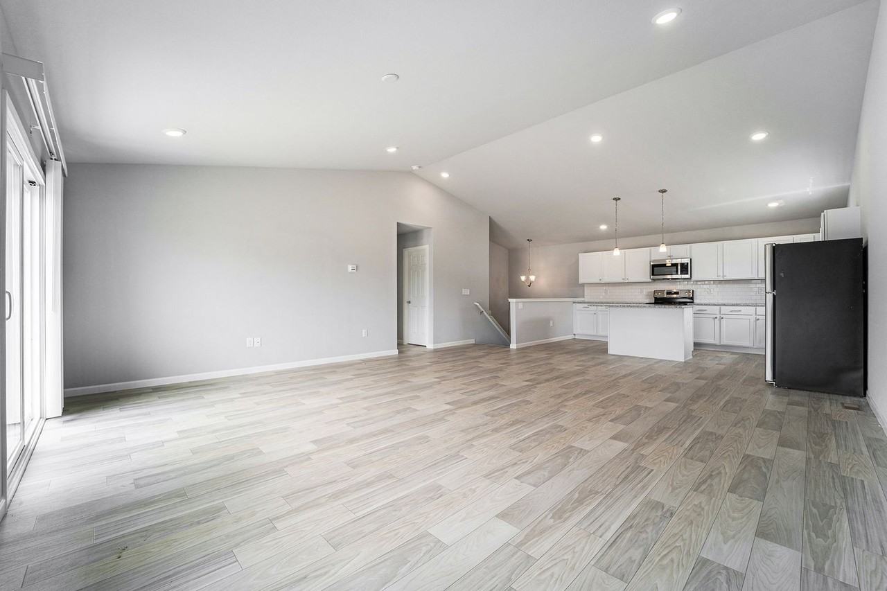 1311 Mackey Dr - Photo 7 of 25