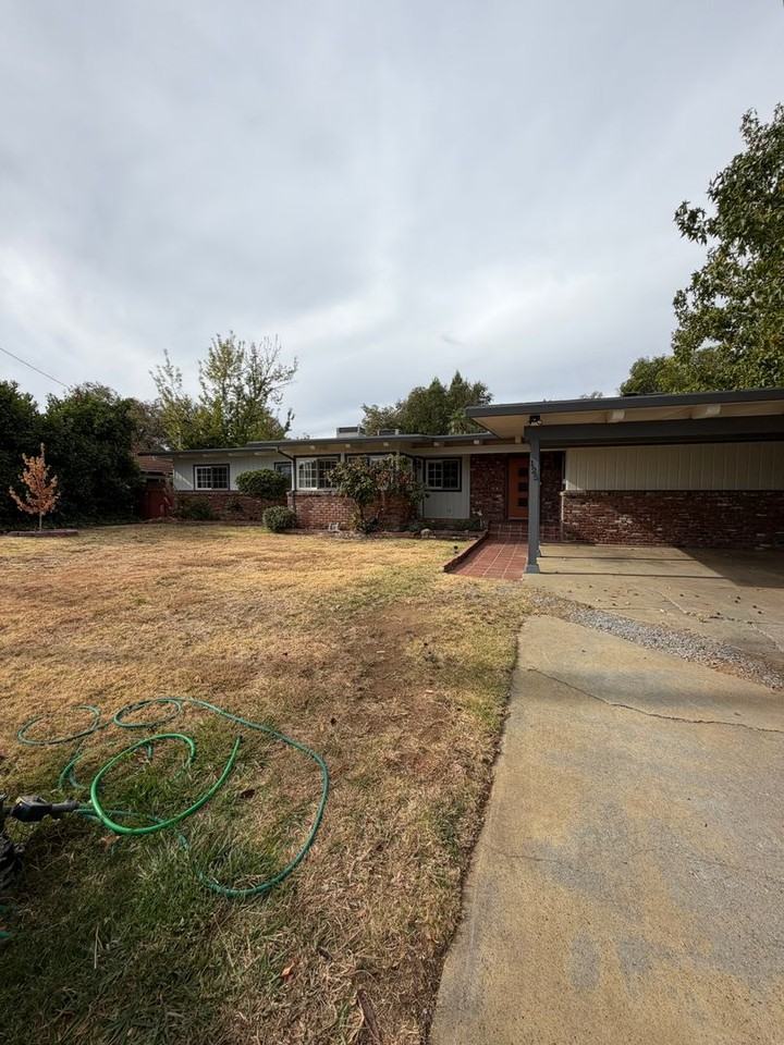 125 Carson Ave - Photo 2 of 19