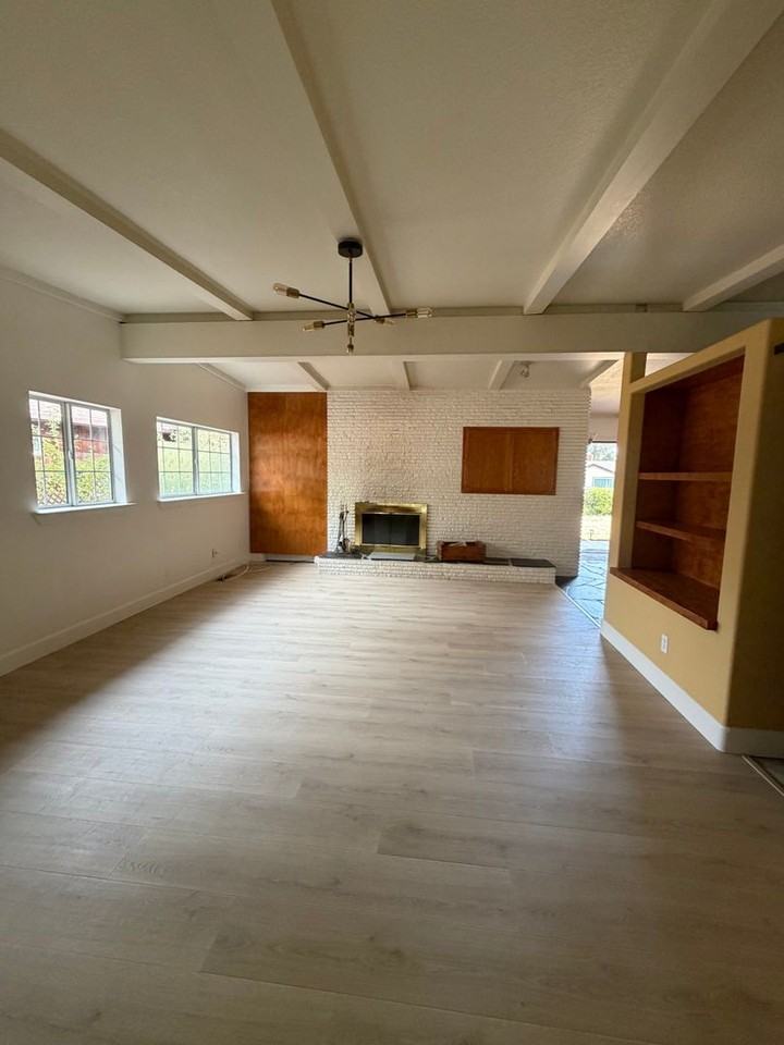 125 Carson Ave - Photo 3 of 19
