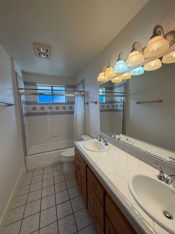 125 Carson Ave - Photo 6 of 19