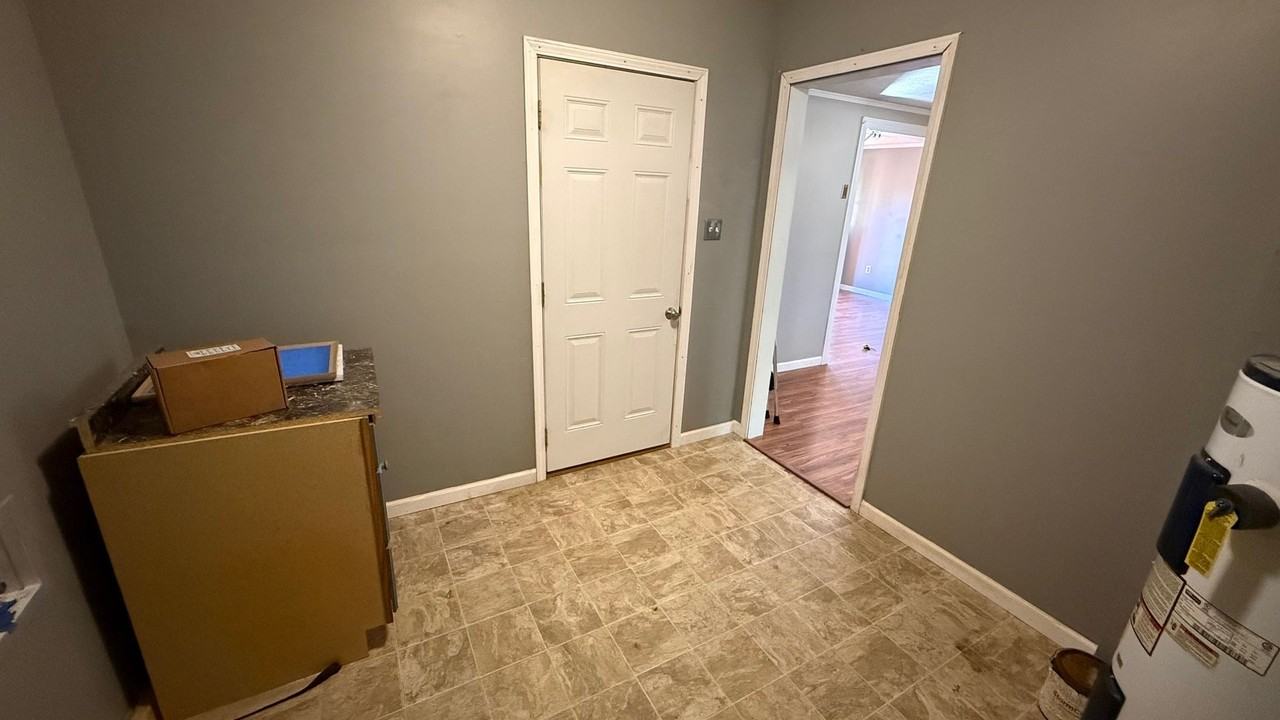112 Pines Ln - Photo 5 of 11
