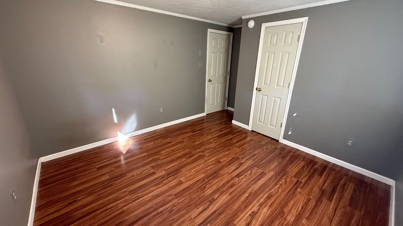 112 Pines Ln - Photo 7 of 11