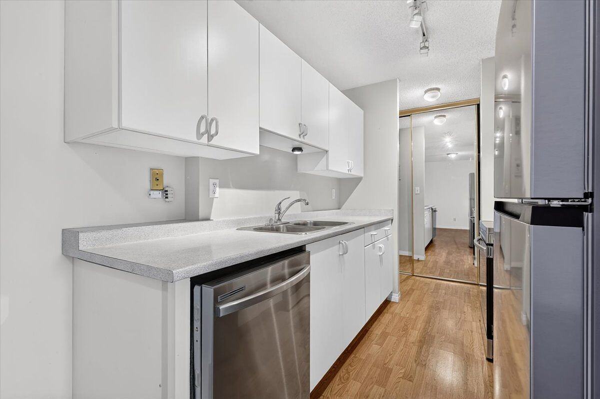 80 Mount Royal Gardens Apts. - Photo 5 of 19