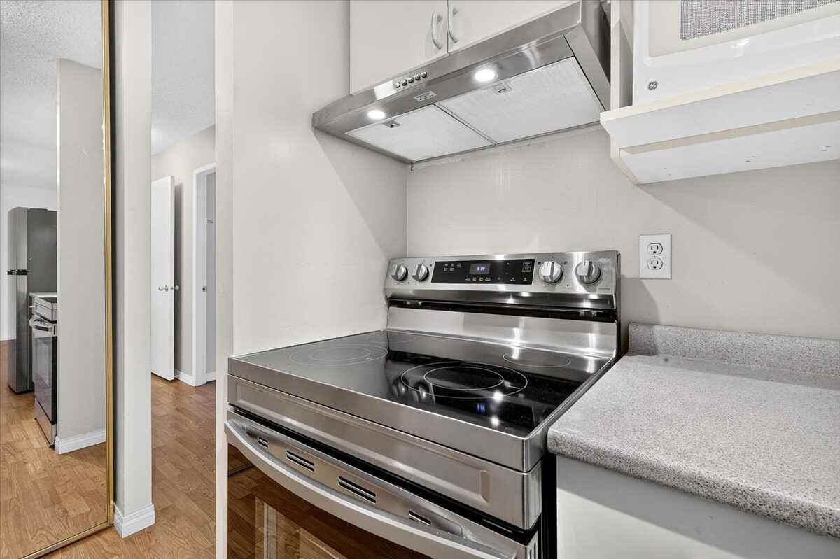 80 Mount Royal Gardens Apts. - Photo 6 of 19