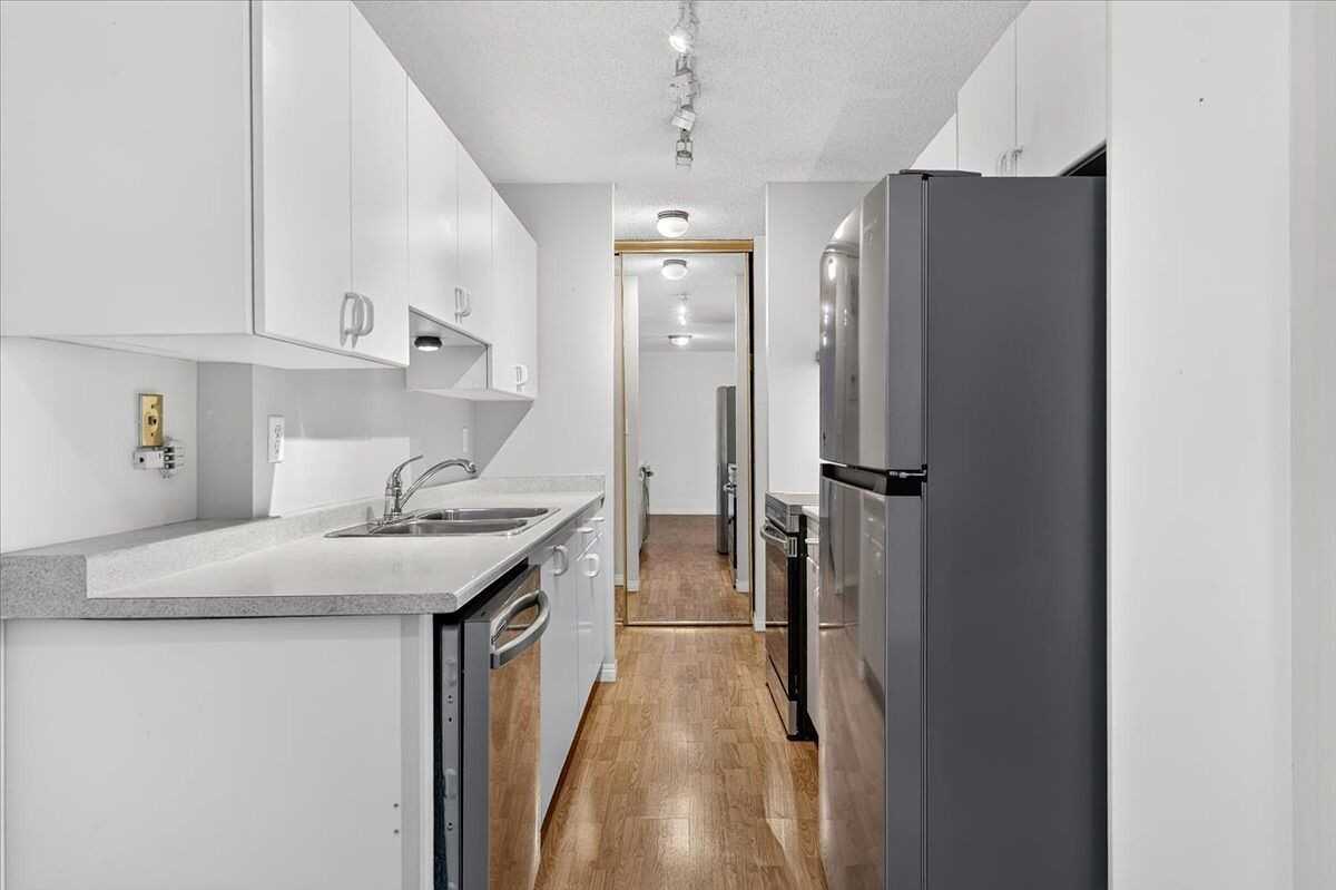 80 Mount Royal Gardens Apts. - Photo 7 of 19