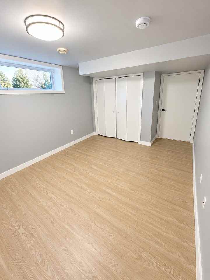 12916 136 Ave Nw - Photo 3 of 7