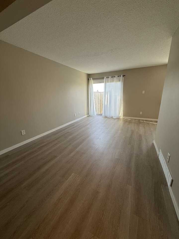 186 Cornell Crt Nw - Photo 6 of 15