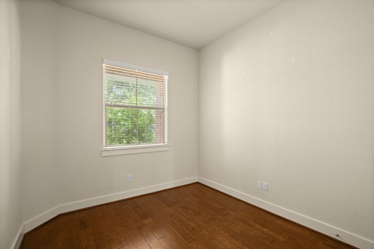 301 Bluff St #NA - Photo 4 of 25