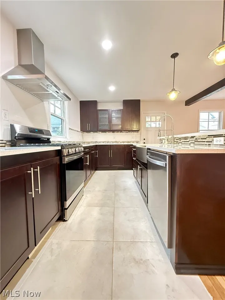 2045 Reveley Ave #NA - Photo 6 of 27