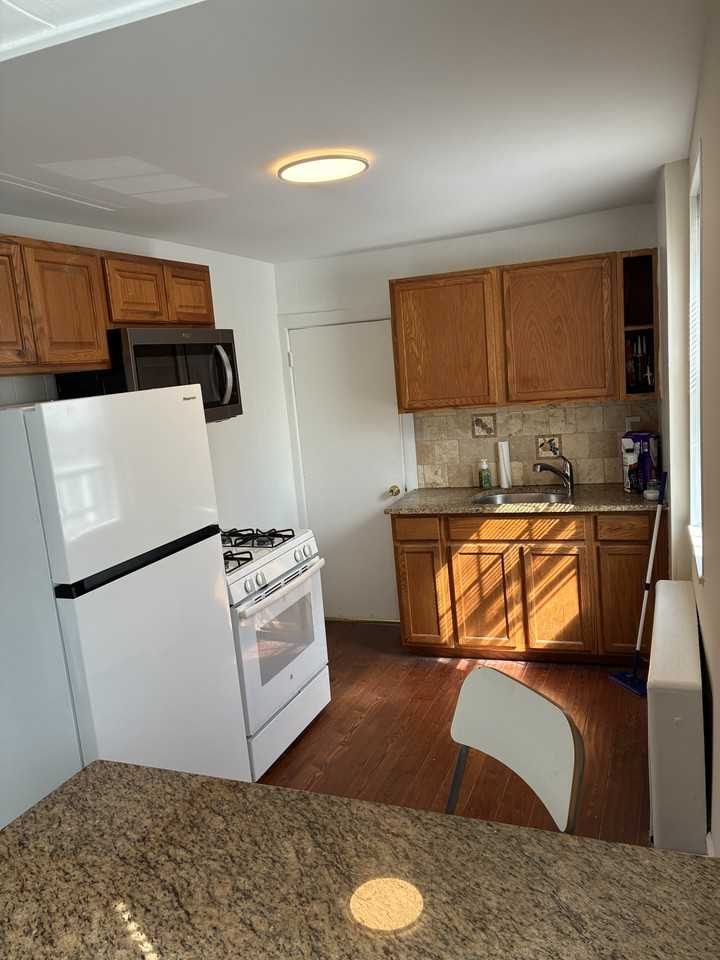 1017 S 2nd St #2 - Photo 2 of 11