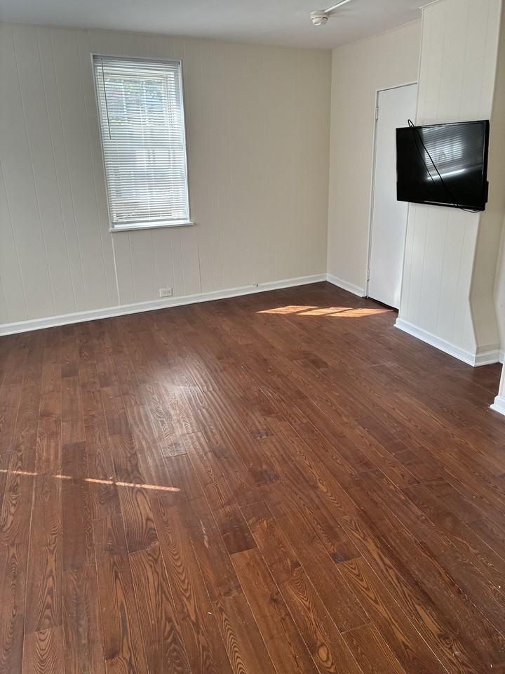 1017 S 2nd St #2 - Photo 3 of 11