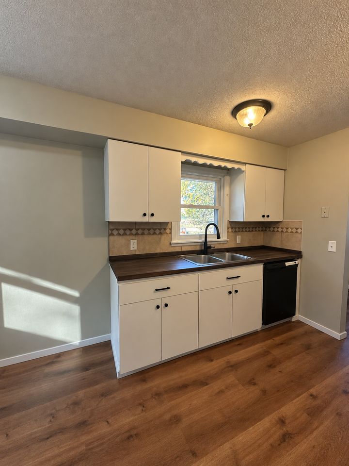 1723 Olive St W #NA - Photo 5 of 20
