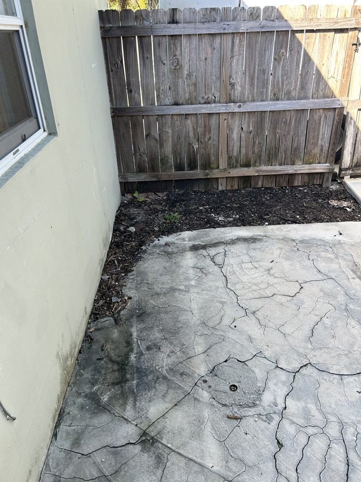 3351 Ne 5th Ave #B - Photo 2 of 3