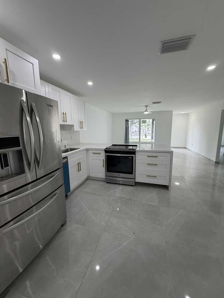 5895 Nw 19th St #NA - Photo 5 of 19