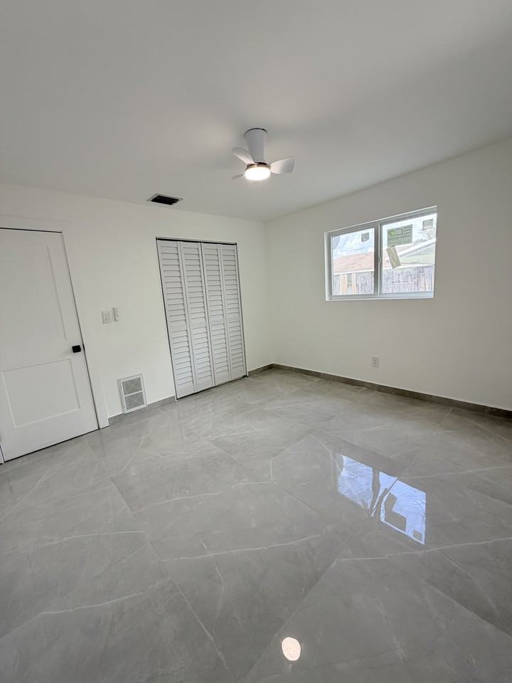 5895 Nw 19th St #NA - Photo 6 of 19
