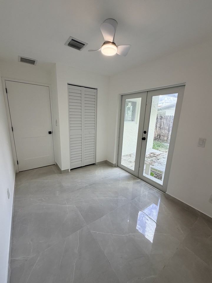 5895 Nw 19th St #NA - Photo 7 of 19