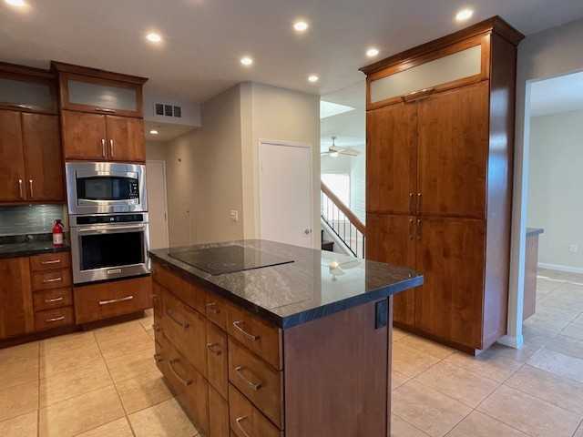 3053 Greenwich St #NA - Photo 2 of 23