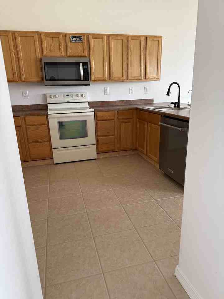 37628 W Elwood St #NA - Photo 5 of 14