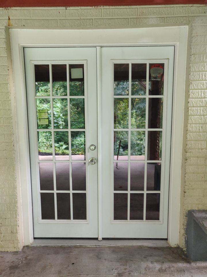 4072 Westwind Dr #NA - Photo 3 of 17